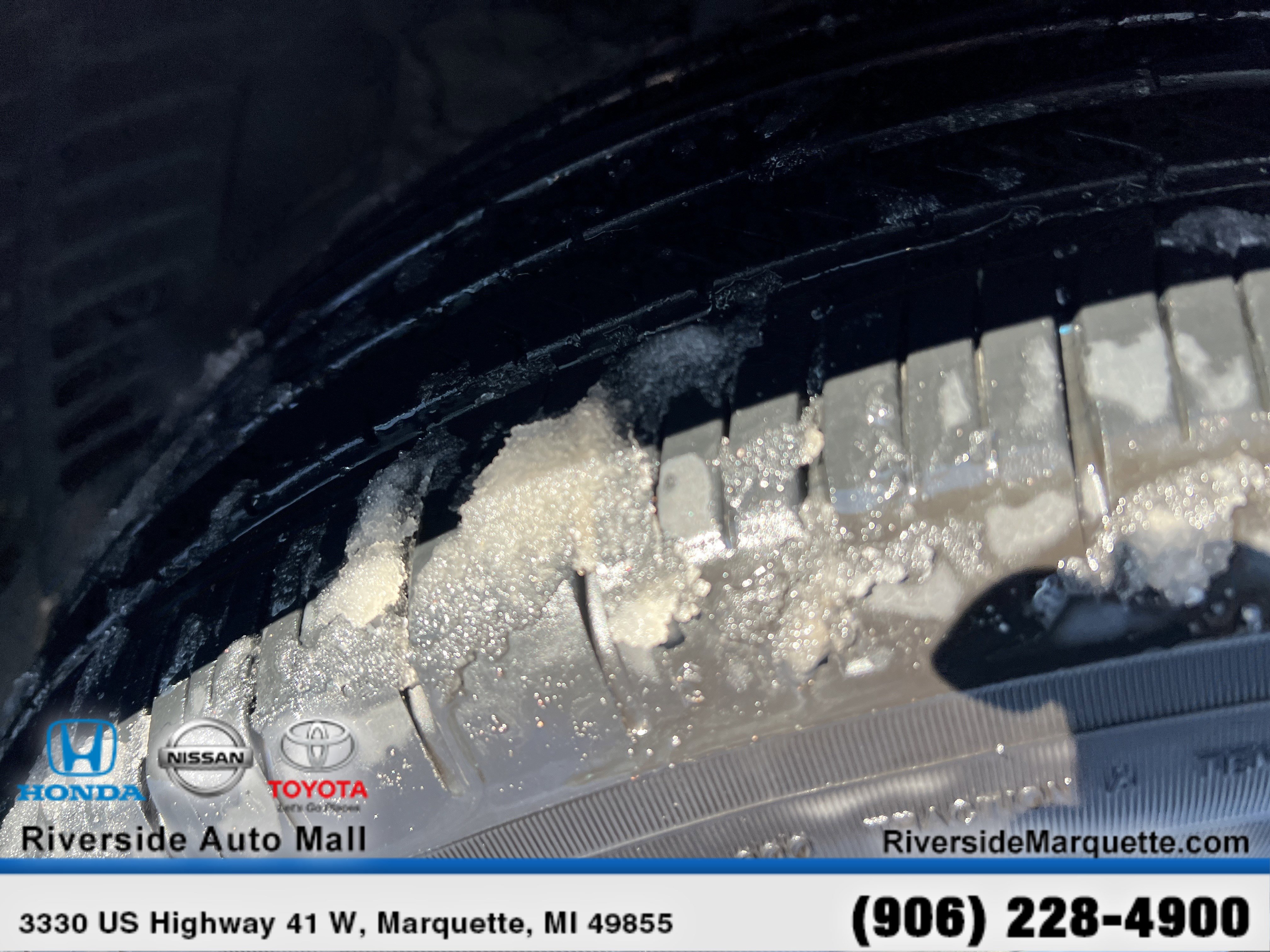 Used 2025 Toyota Highlander XLE image 12