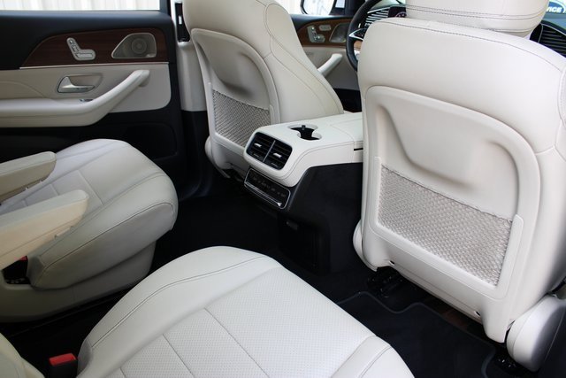 Used 2024 Mercedes-Benz GLS 450 4MATIC image 14