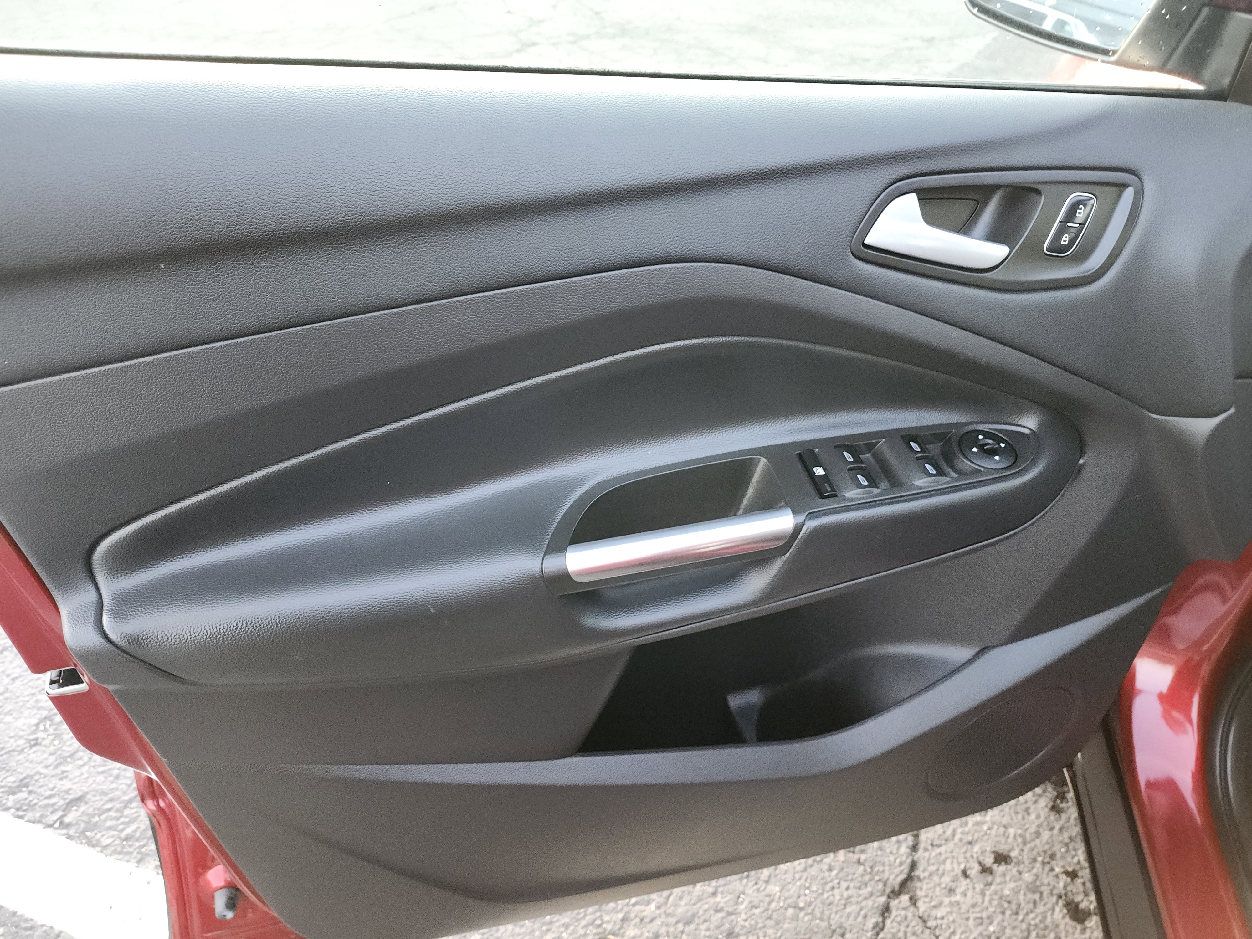 Used 2018 Ford Escape SE image 26