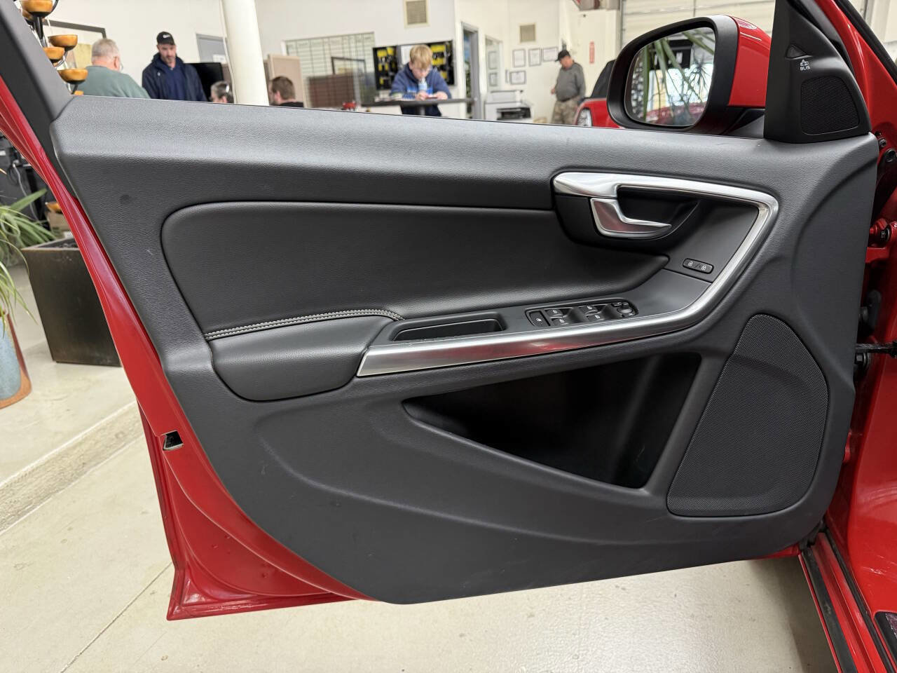 Used 2018 Volvo S60 T5 Dynamic w/ Vision Package AWD/4WD image 10