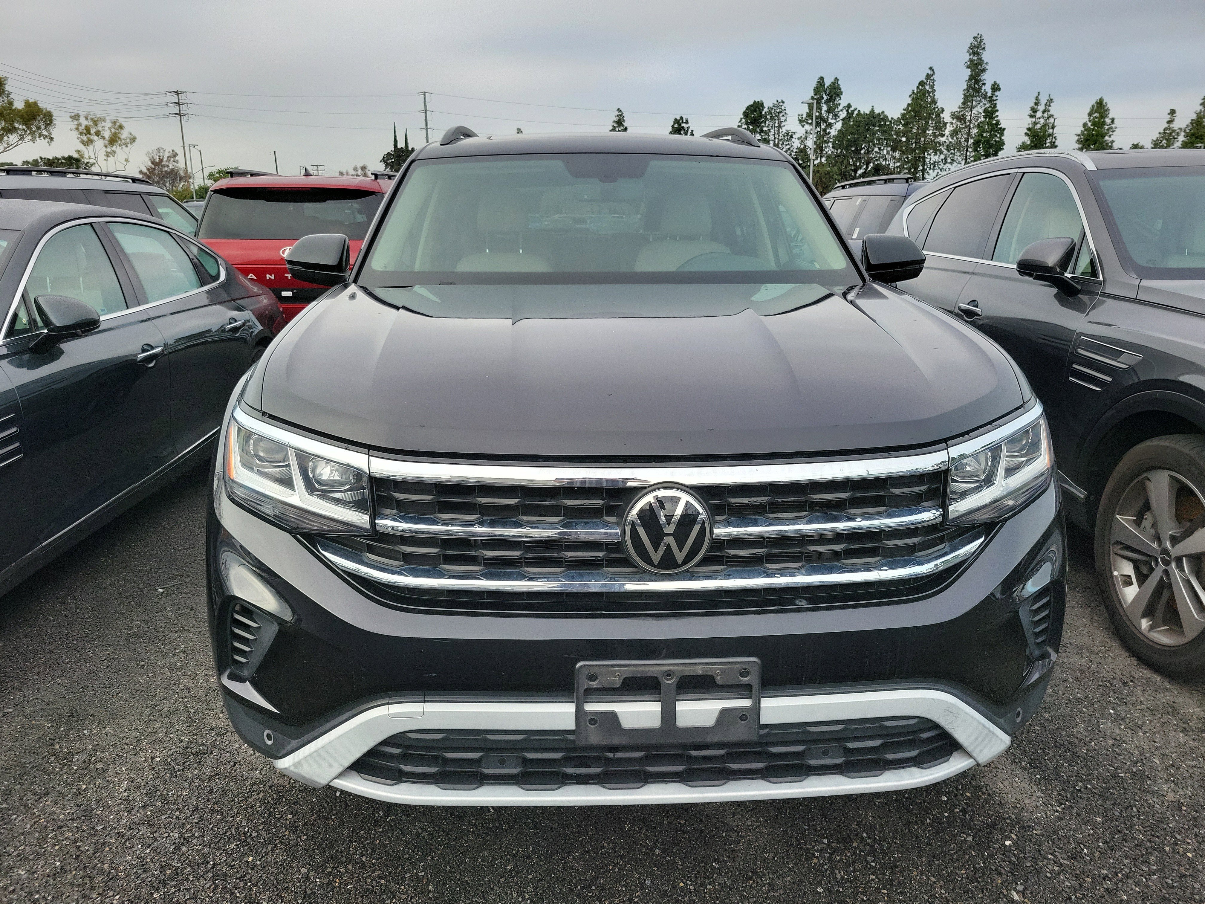 Used 2022 Volkswagen Atlas SE image 2