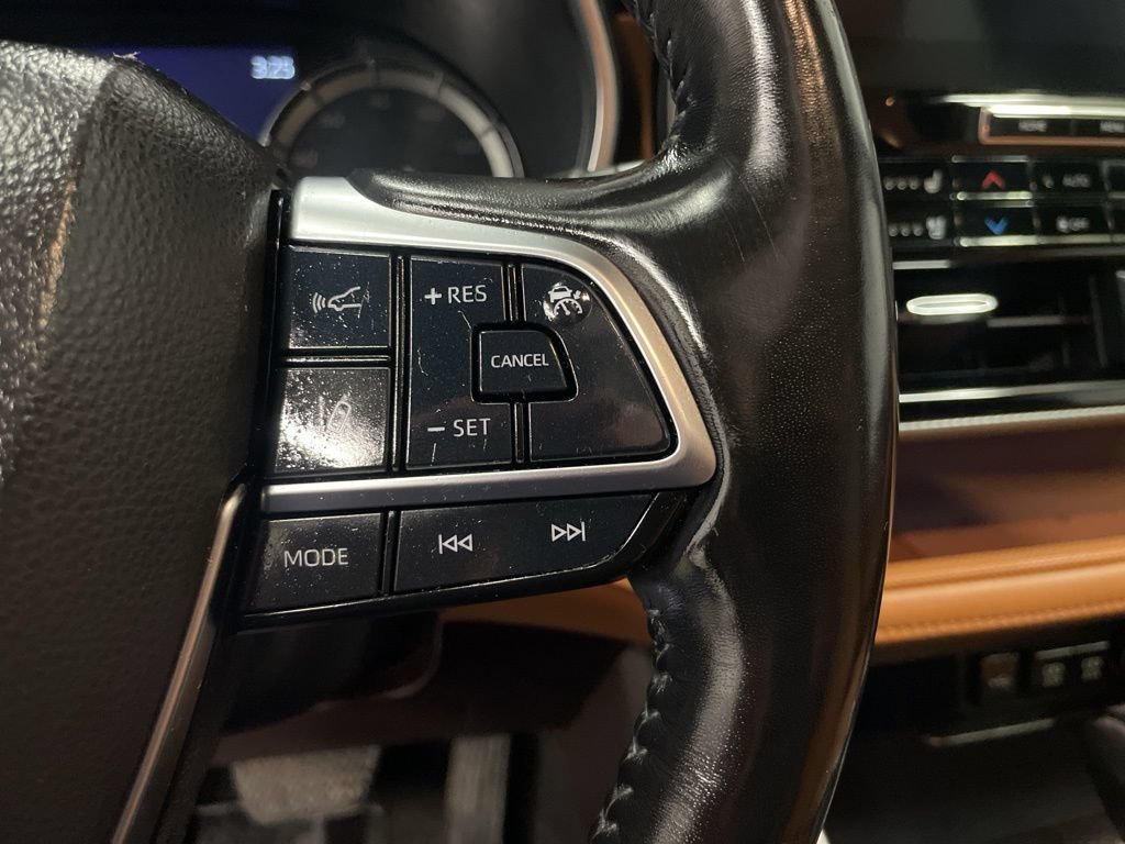 Used 2021 Toyota Highlander Platinum AWD/4WD image 25