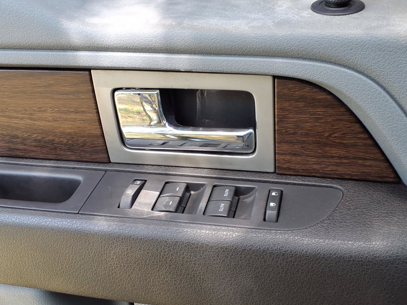 Used 2013 Ford F150 Lariat w/ Luxury Equipment Group AWD/4WD image 31