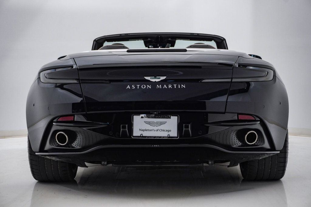Used 2024 Aston Martin DB12 Convertible RWD image 9