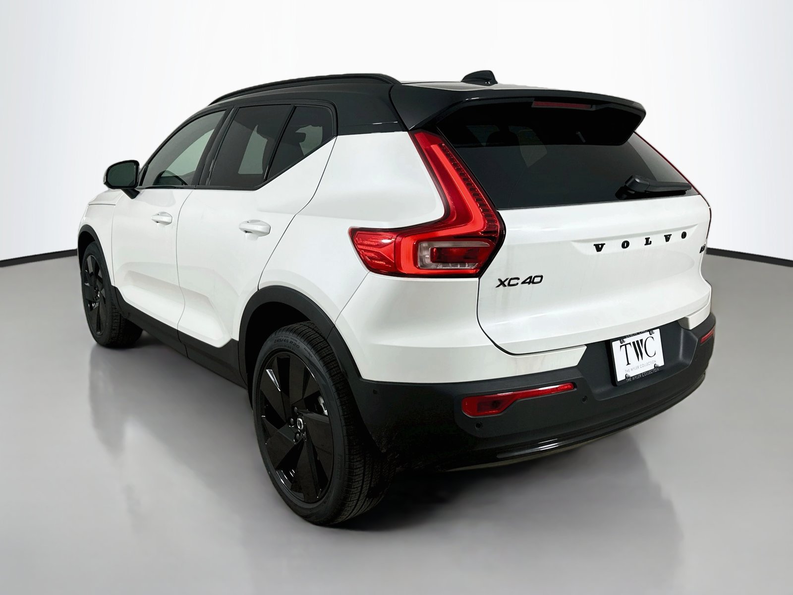 New 2026 Volvo XC40 B5 Ultra w/ Protection Package Premier AWD/4WD image 7
