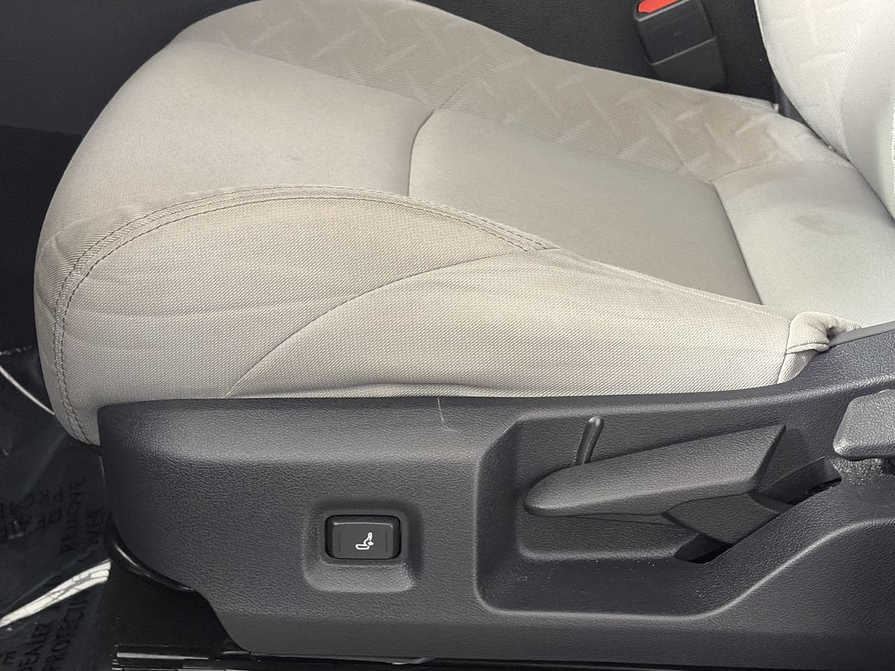 Used 2025 Toyota Tacoma SR5 AWD/4WD image 19