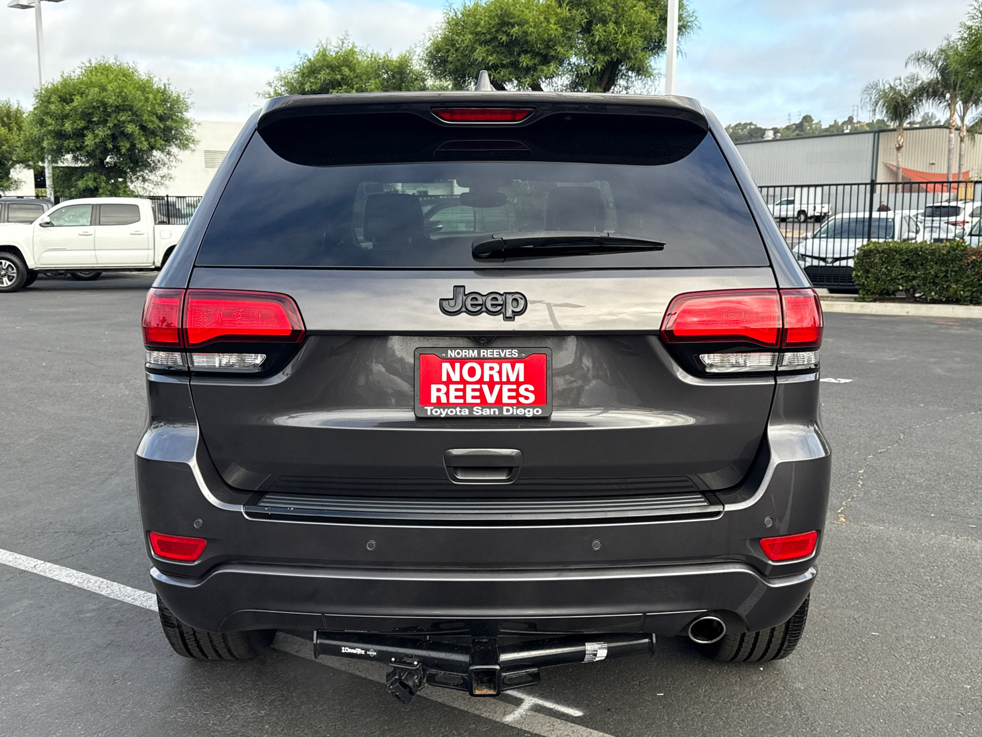 Used 2017 Jeep Grand Cherokee Altitude RWD image 8