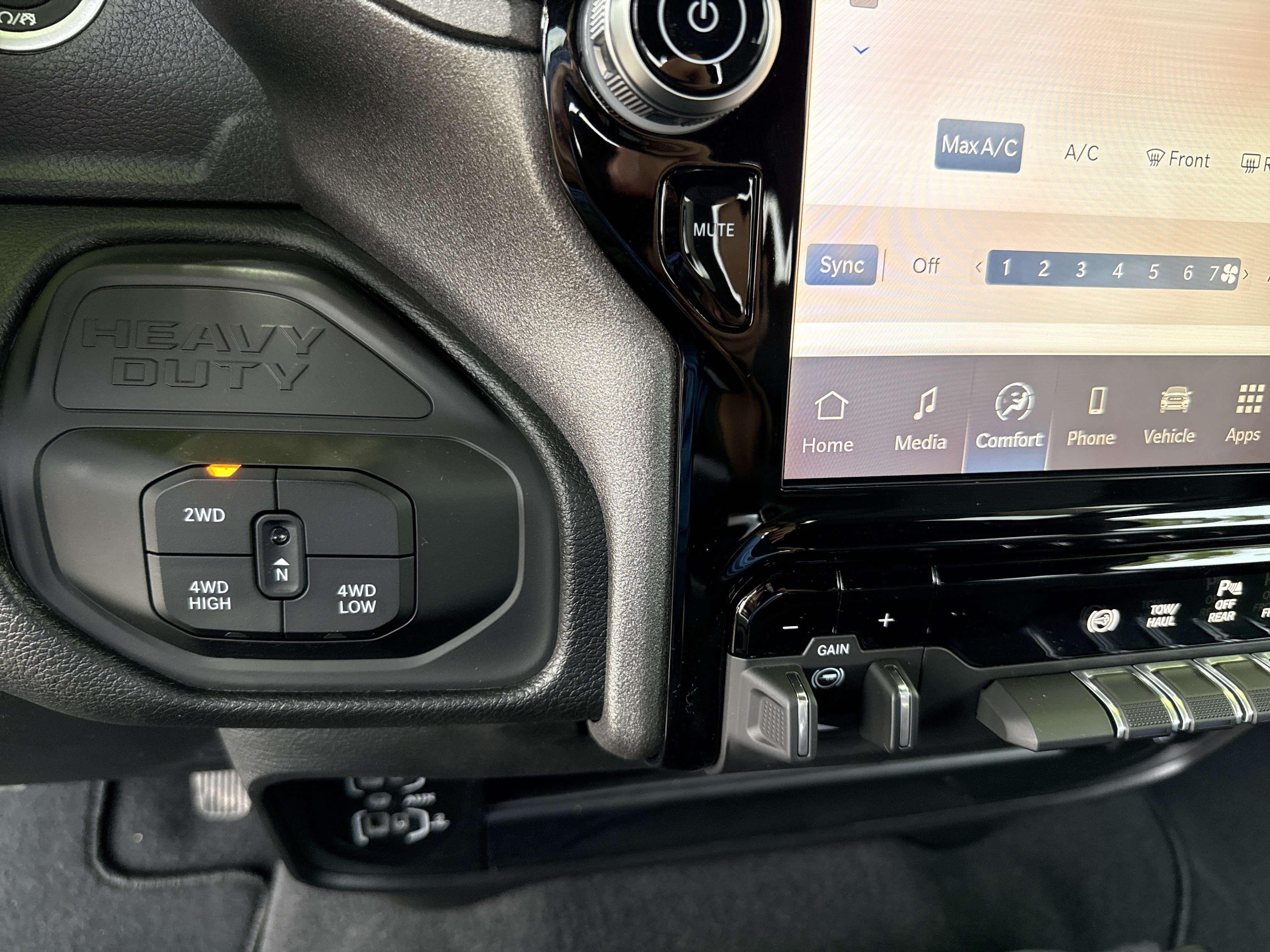 New 2026 RAM 3500 Tradesman AWD/4WD image 28