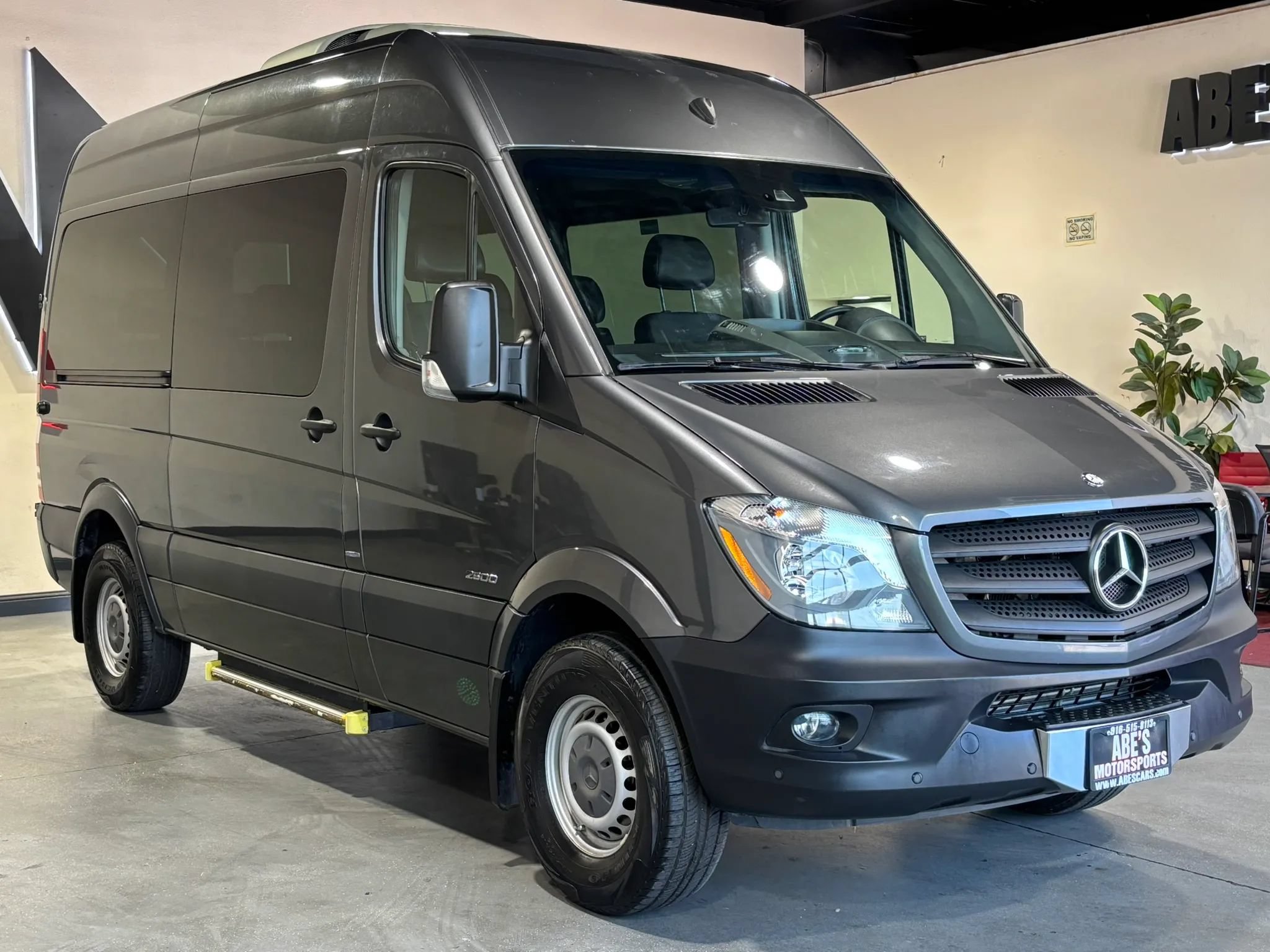 Used 2014 Mercedes-Benz Sprinter 2500 image 3