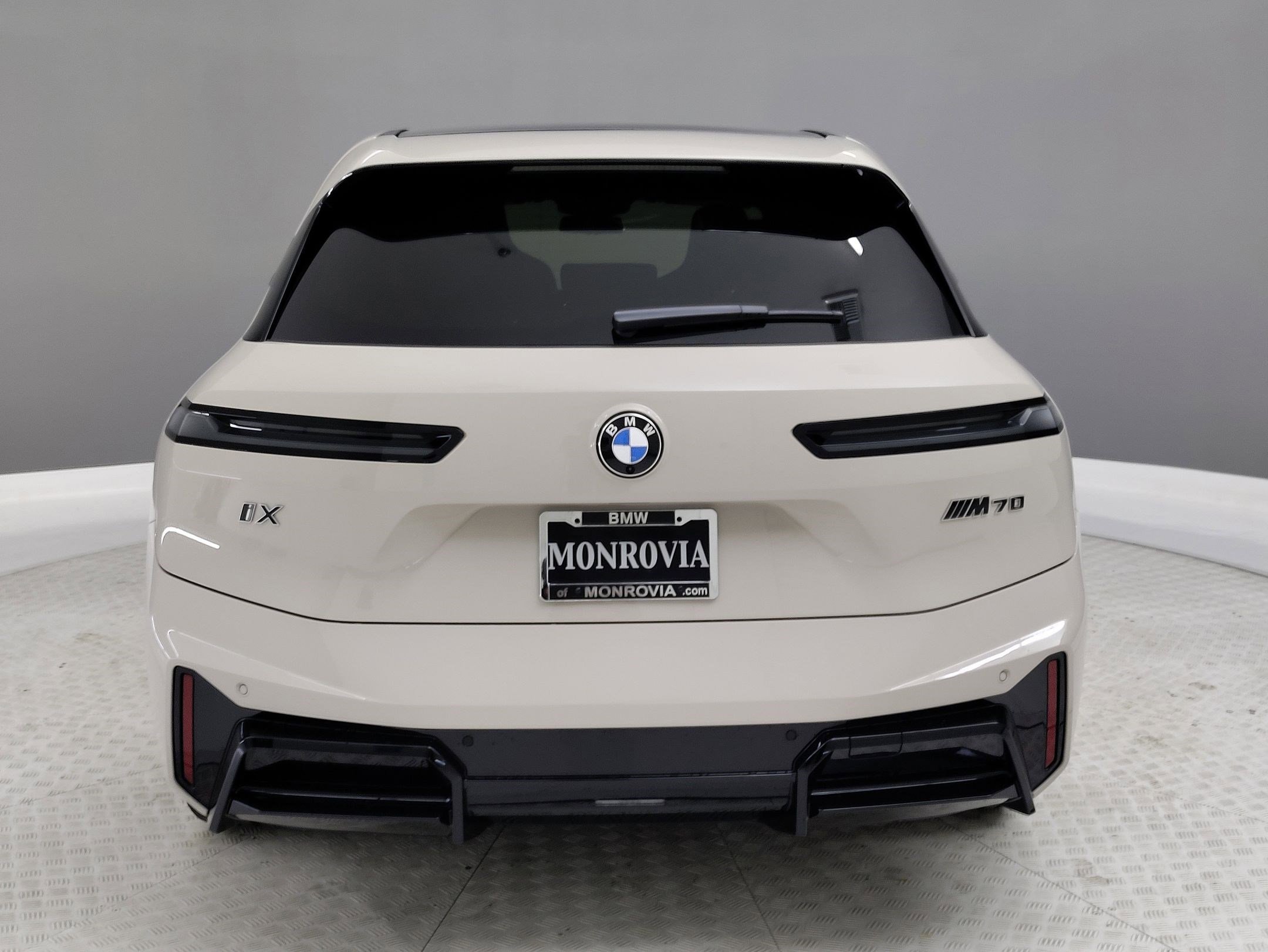 New 2026 BMW iX M70 image 7