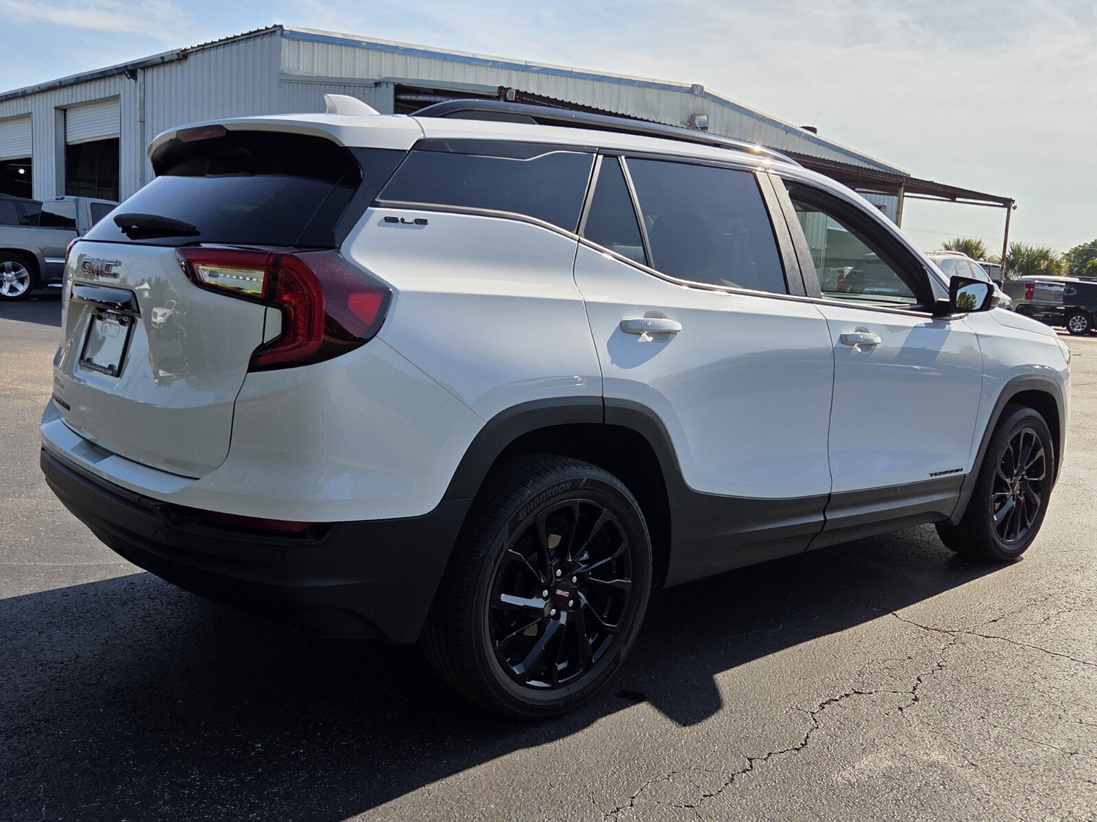 Certified 2024 GMC Terrain SLE w/ Driver Convenience Package FWD image 5