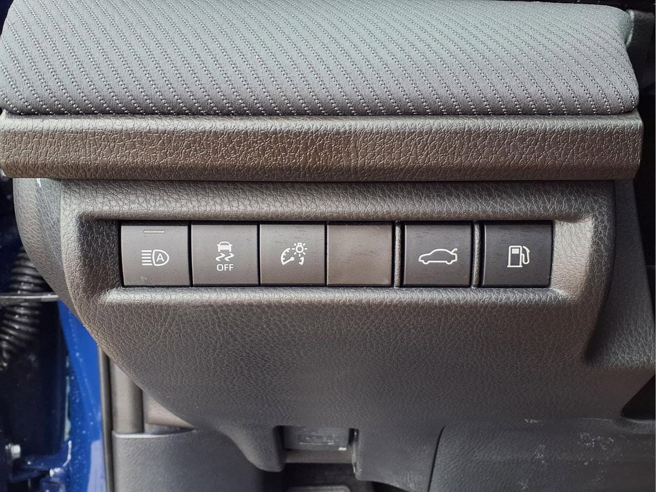 Used 2026 Toyota Camry SE w/ Multimedia Upgrade Package image 15