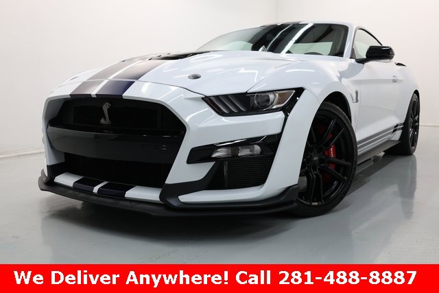 Used 2022 Ford Mustang Shelby GT500 w/ Technology Package image 2