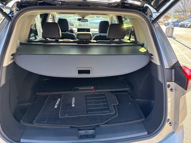 Used 2026 Nissan Rogue Platinum w/ Platinum Premium Package image 17