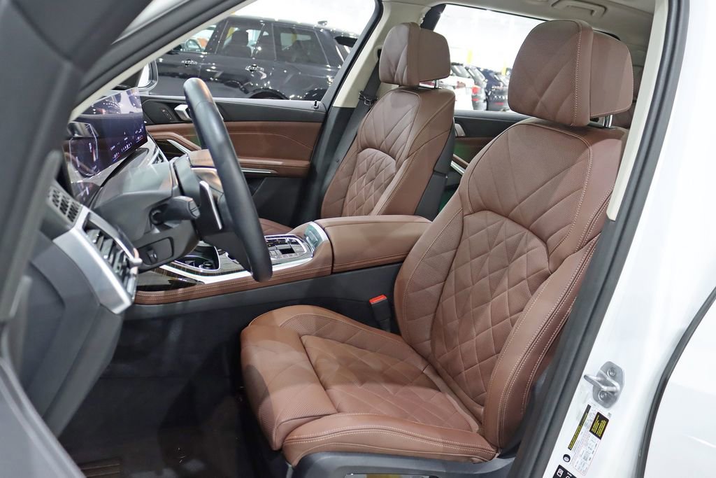 Used 2024 BMW X7 xDrive40i image 29