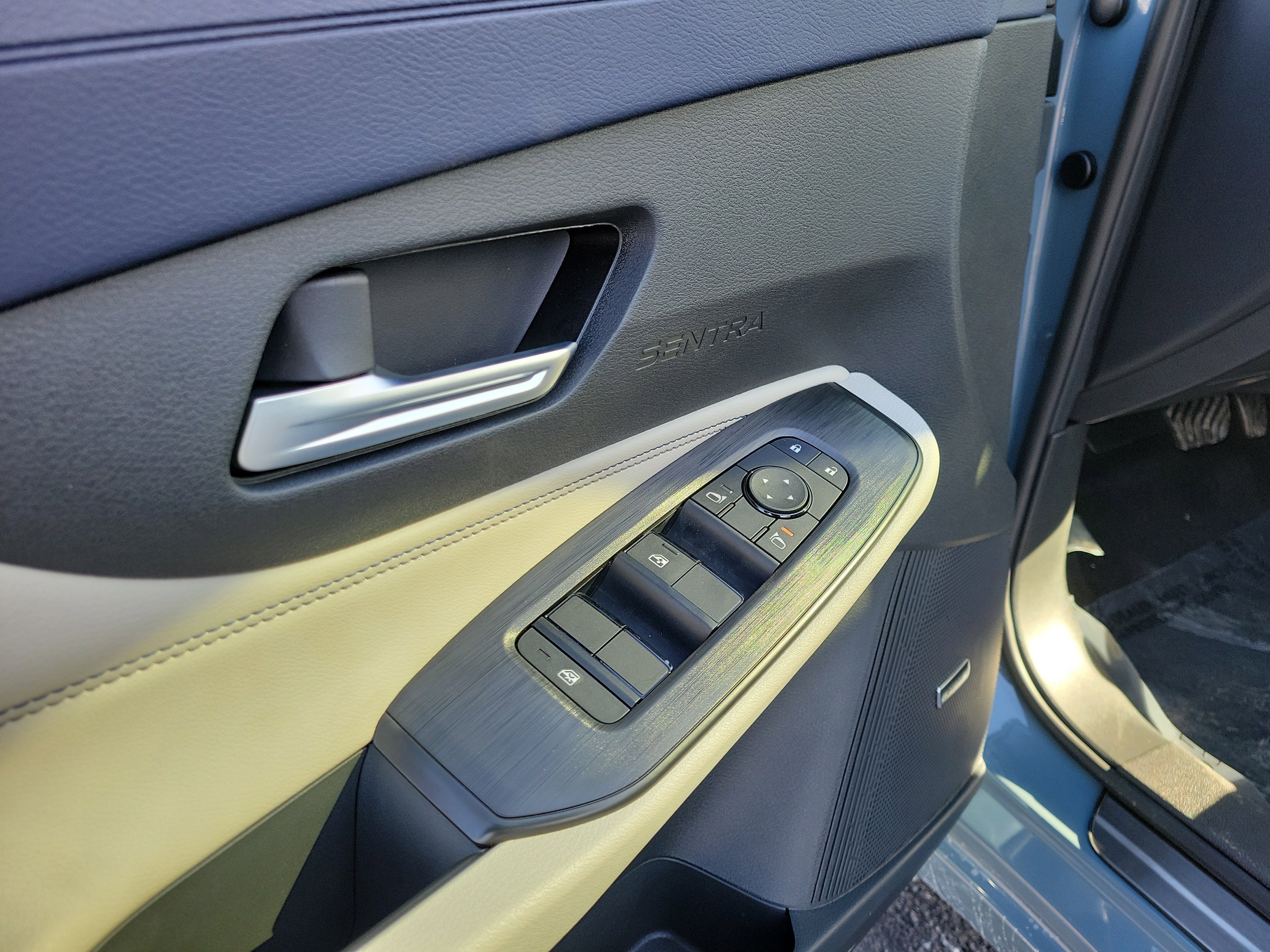 New 2026 Nissan Sentra SL w/ Floor Mat Package FWD image 18