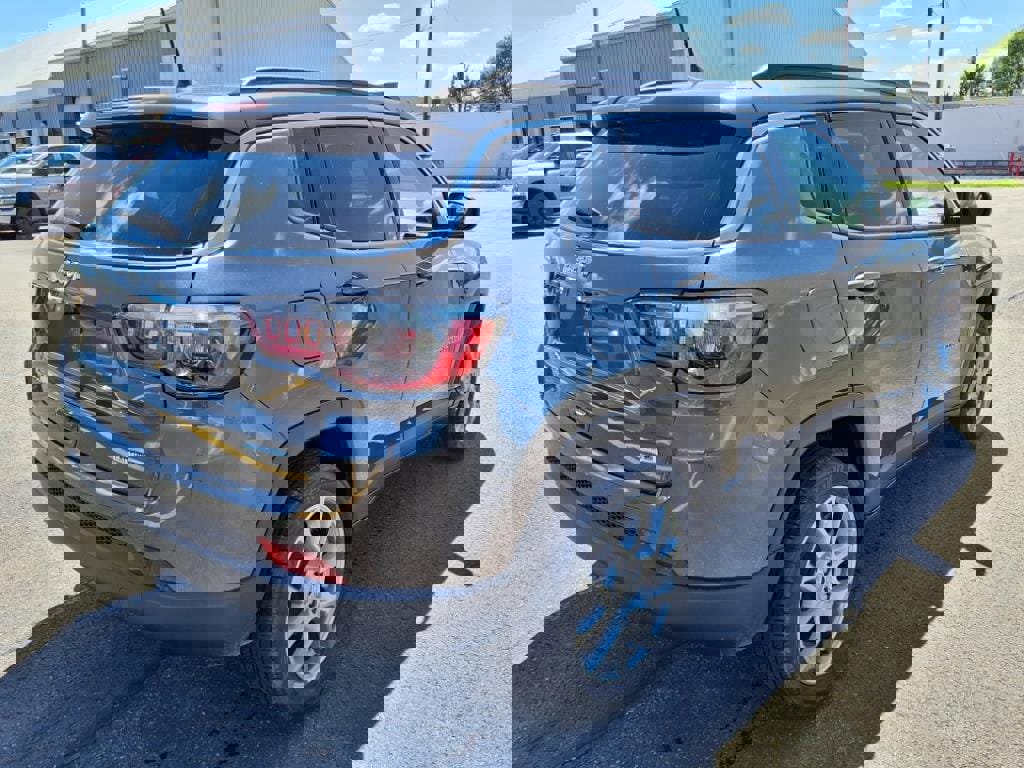 Used 2022 Jeep Compass Latitude image 5