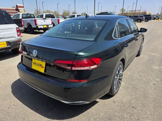 Used 2022 Volkswagen Passat 2.0T FWD image 8