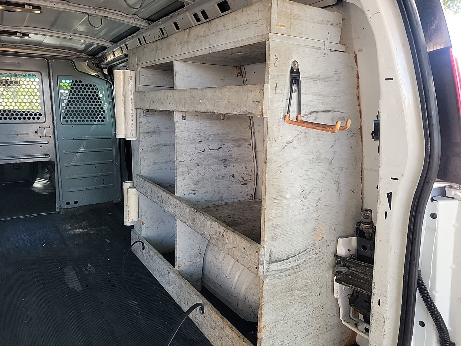 Used 2016 GMC Savana 2500 RWD image 18