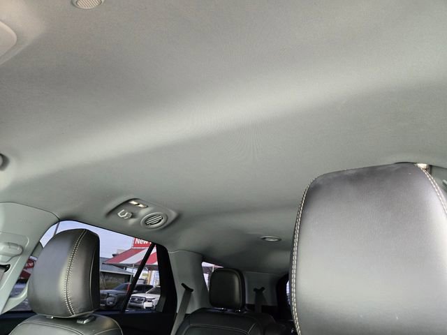 Used 2023 Ford Explorer XLT w/ Equipment Group 202A image 12