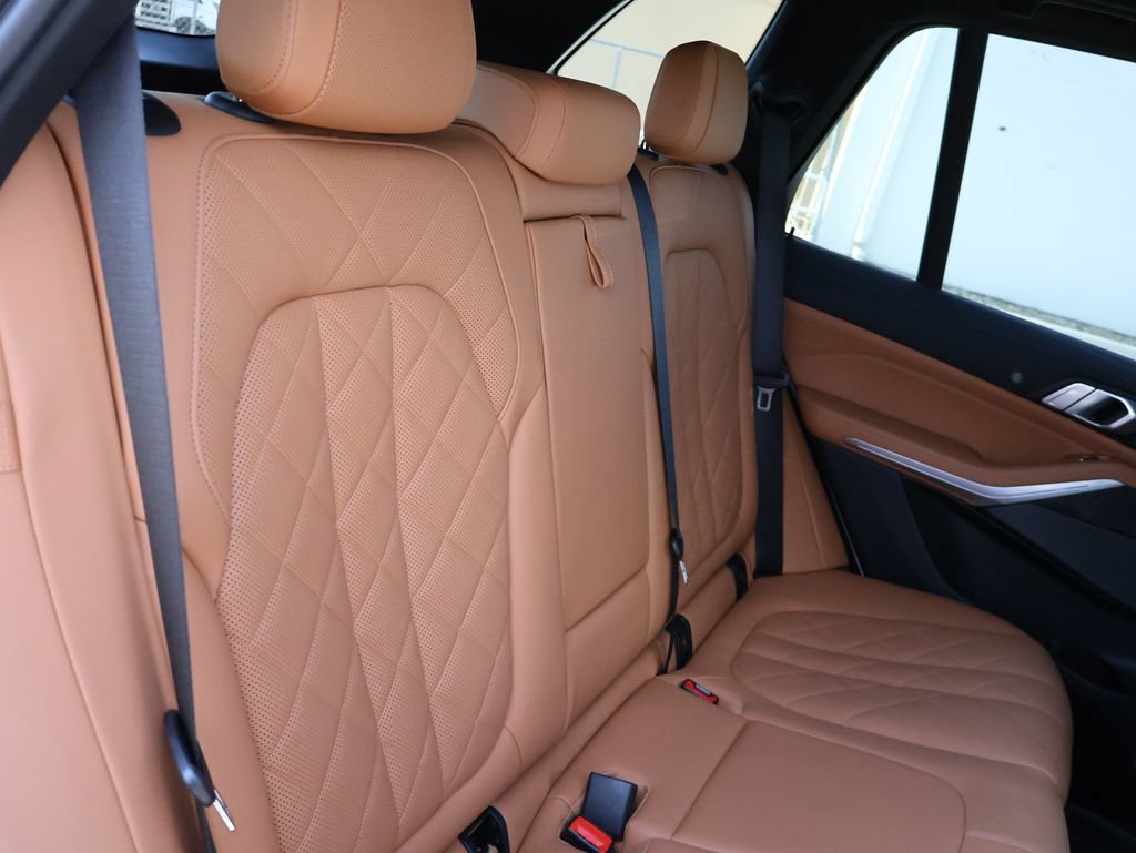 Used 2023 BMW X5 xDrive40i w/ M Sport Package AWD/4WD image 37