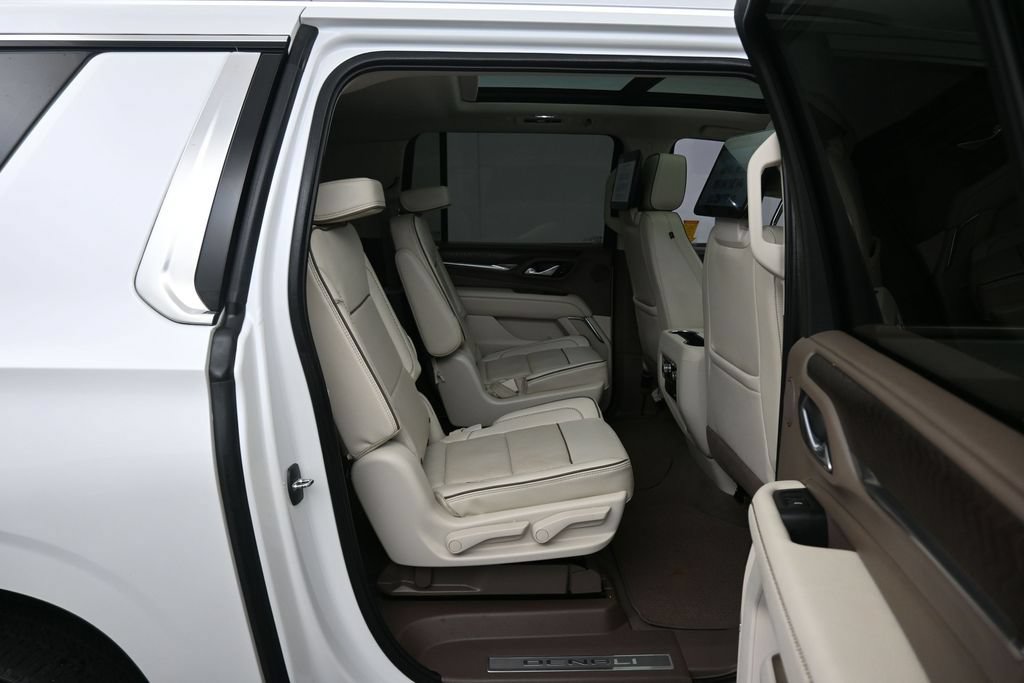 Used 2023 GMC Yukon XL Denali w/ Denali Reserve Package AWD/4WD image 52