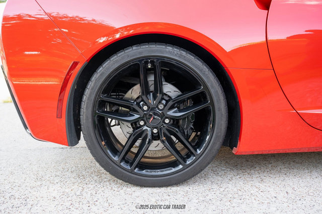 Used 2019 Chevrolet Corvette Stingray Coupe w/ Carbon Flash Badge Package image 90