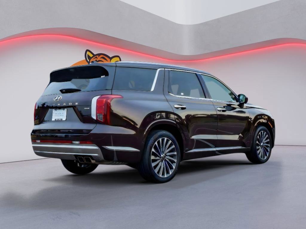 Used 2024 Hyundai Palisade Calligraphy image 5