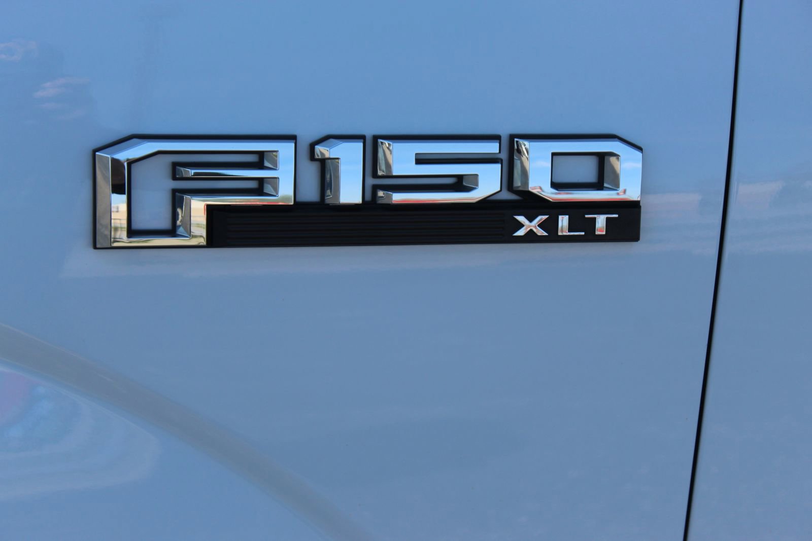 Used 2019 Ford F150 XLT w/ Equipment Group 302A Luxury image 3