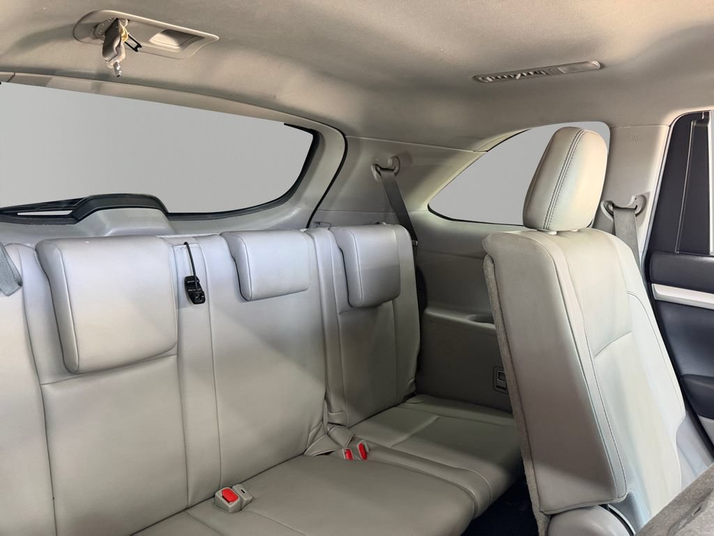 Used 2019 Toyota Highlander XLE FWD image 26