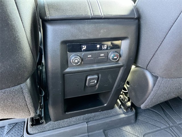 Used 2023 Chevrolet Traverse LT image 20