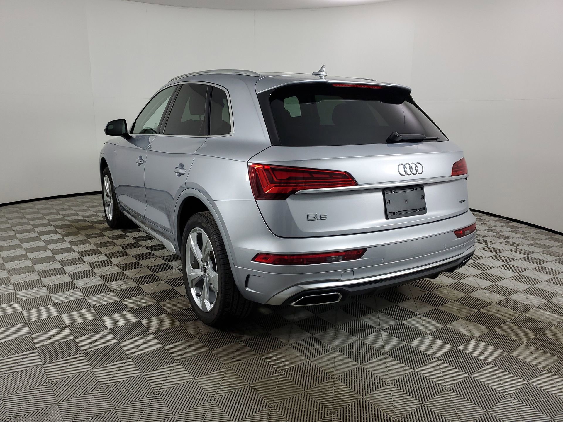 Certified 2024 Audi Q5 2.0T Premium Plus image 8