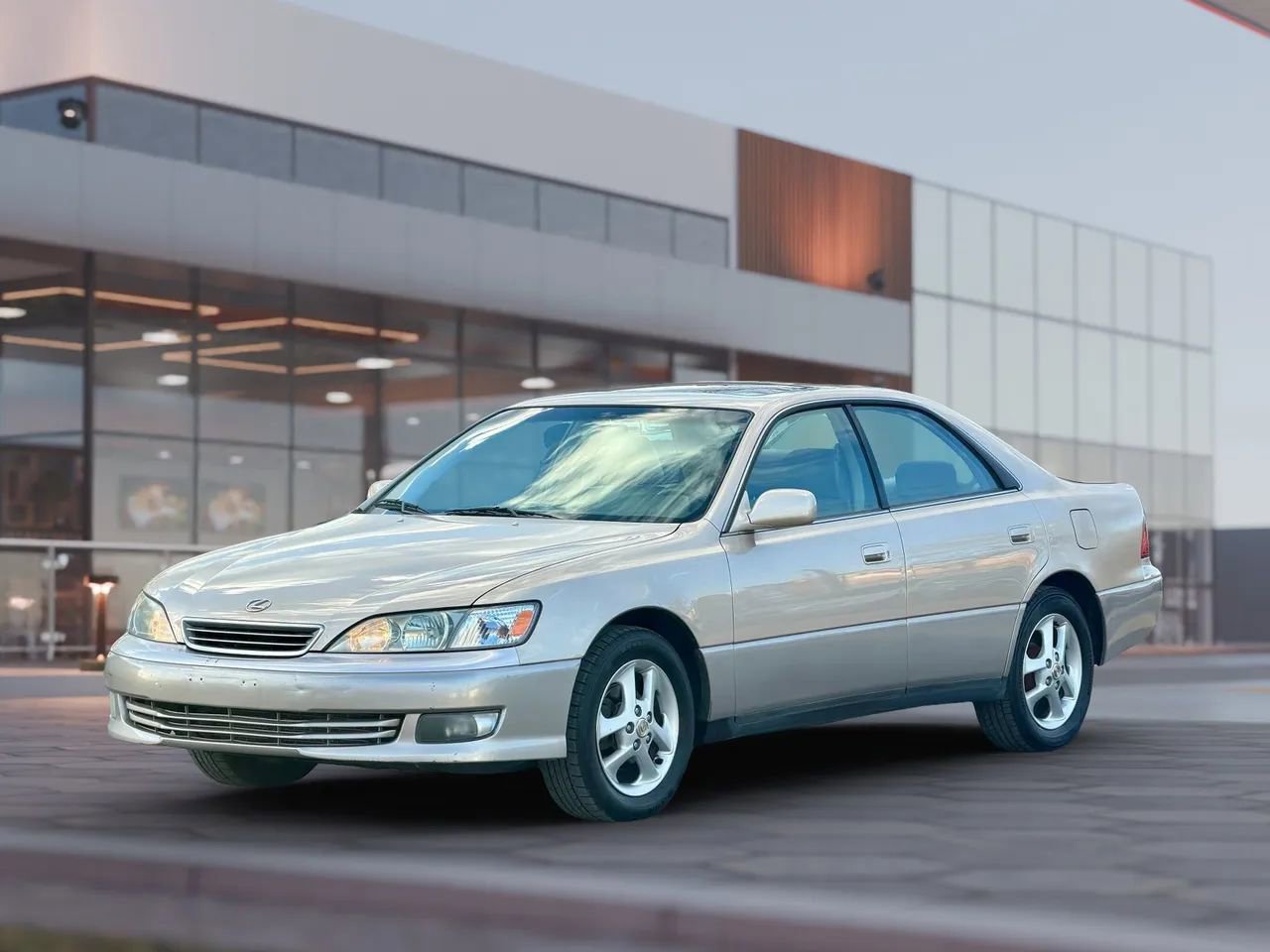 Used 2000 Lexus ES 330 image 5