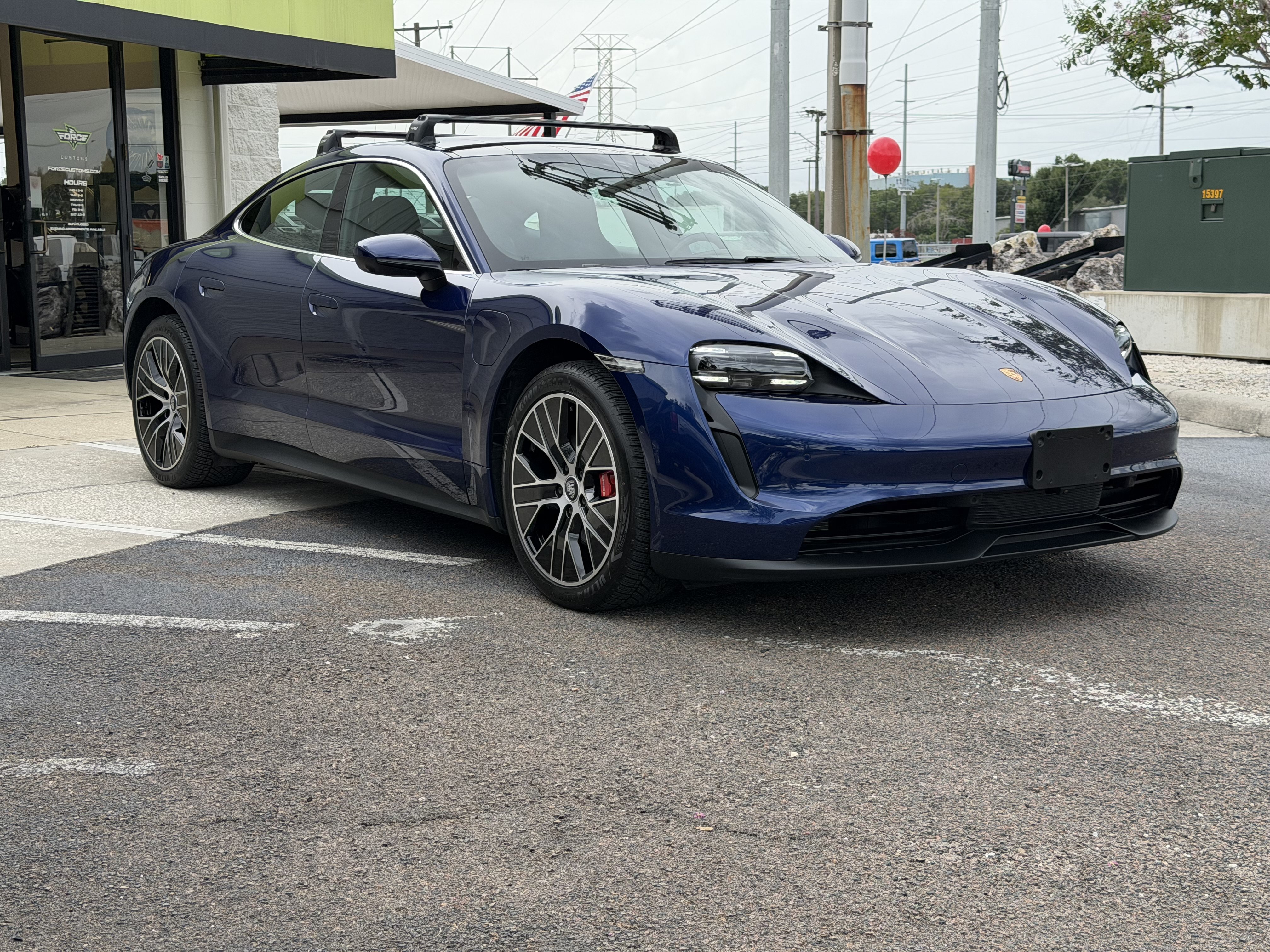 Used 2020 Porsche Taycan 4S AWD/4WD image 8