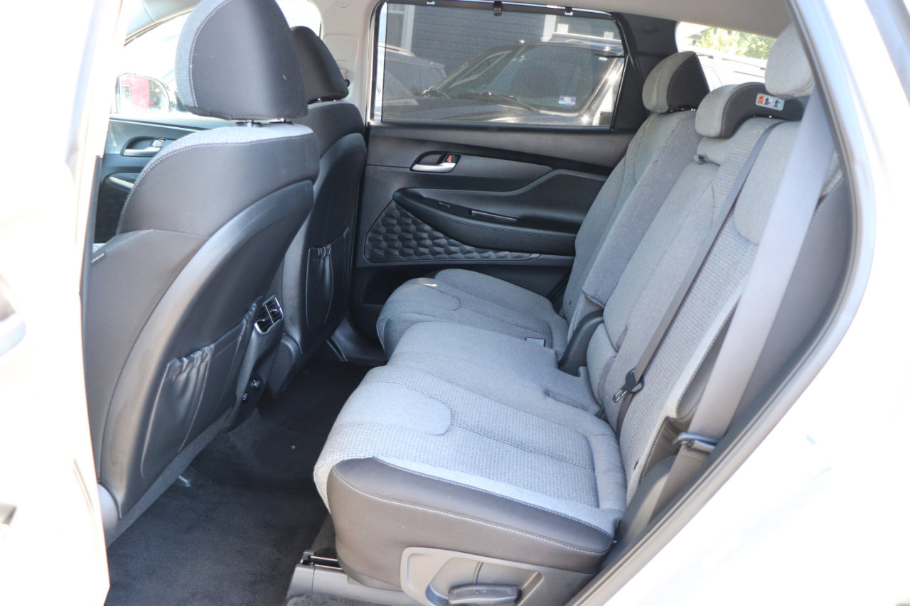 Used 2023 Hyundai Santa Fe SEL Convenience image 12