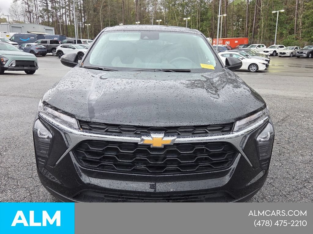 Used 2024 Chevrolet Trax LS FWD image 3