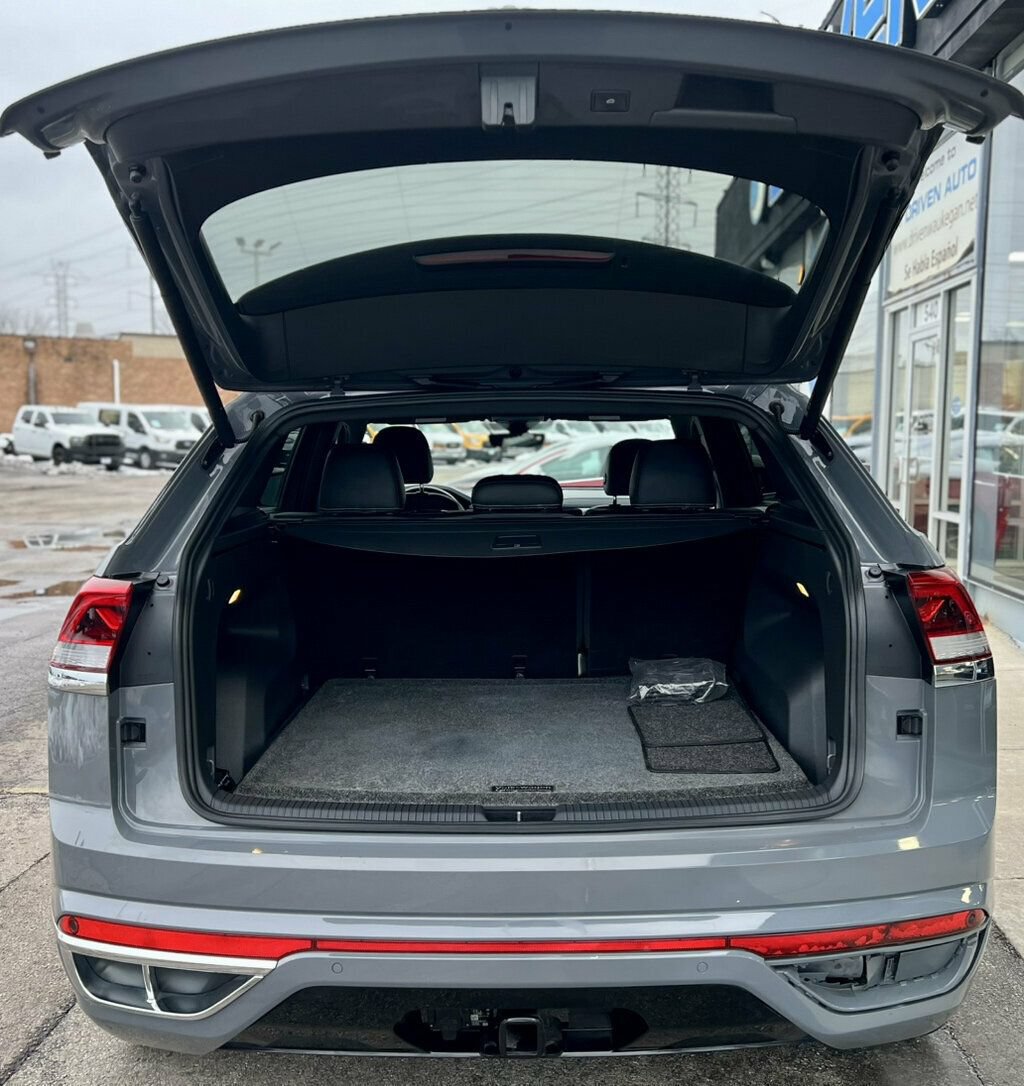 Used 2023 Volkswagen Atlas Cross Sport SEL Premium R-Line AWD/4WD image 8