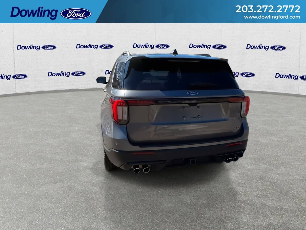 Used 2025 Ford Explorer ST image 2
