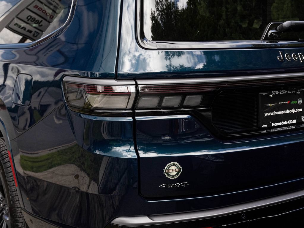 New 2026 Jeep Grand Wagoneer L Summit AWD/4WD image 36
