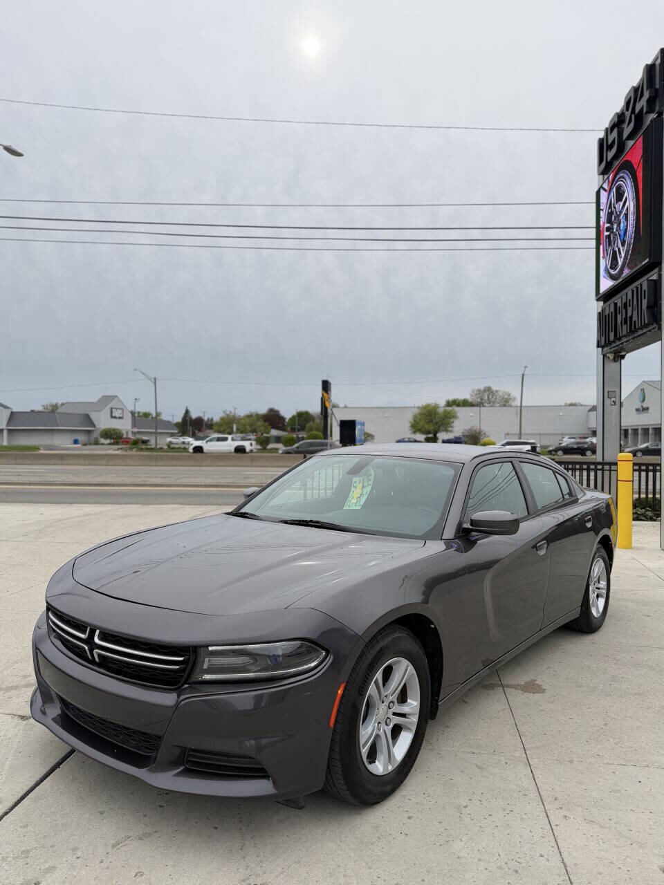 Used 2015 Dodge Charger SE w/ Popular Equipment Group RWD image 18