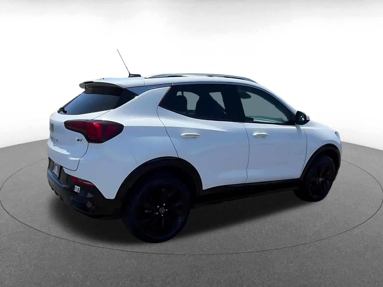 Used 2024 Buick Encore GX Sport Touring image 14