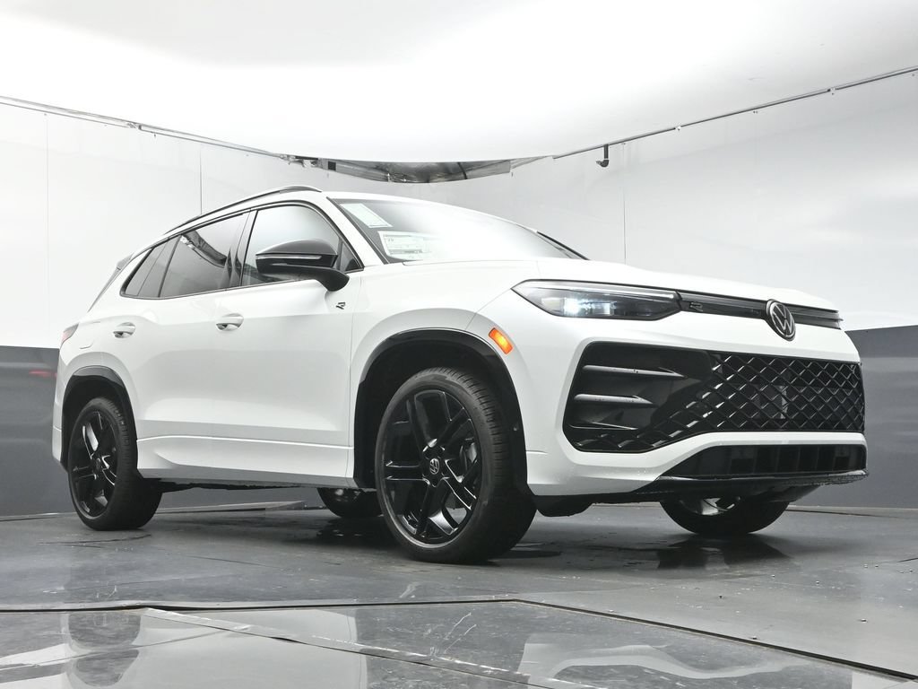 New 2026 Volkswagen Tiguan SE R-Line FWD image 34