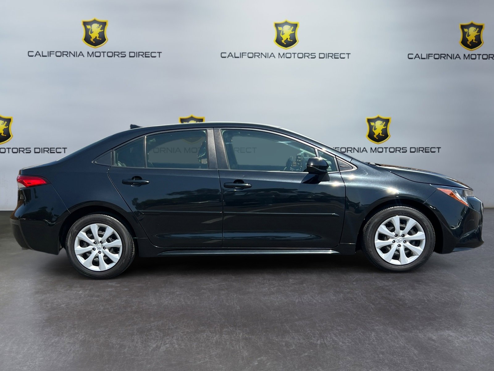 Used 2022 Toyota Corolla LE image 6