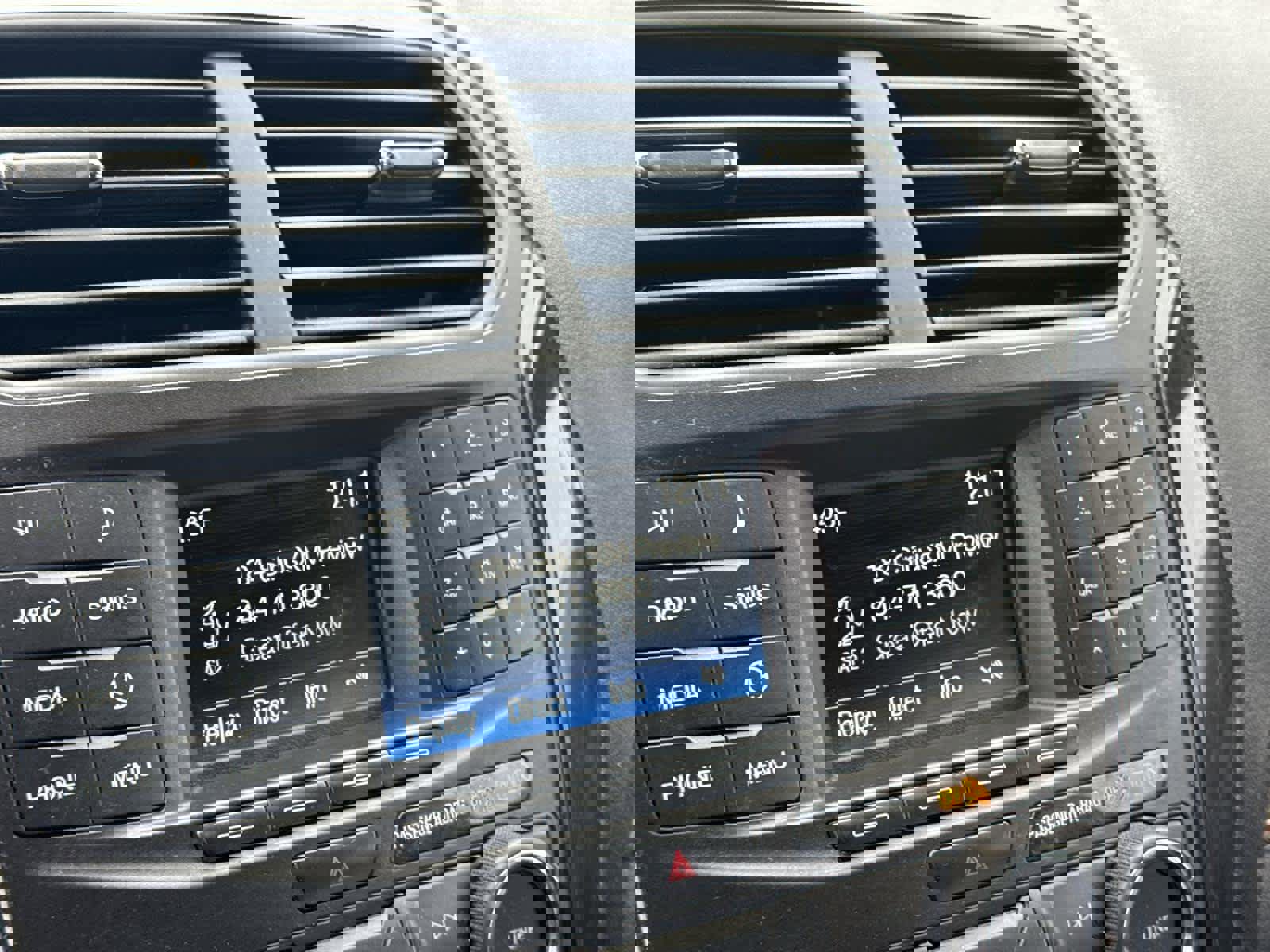 Used 2018 Ford Explorer XLT image 16