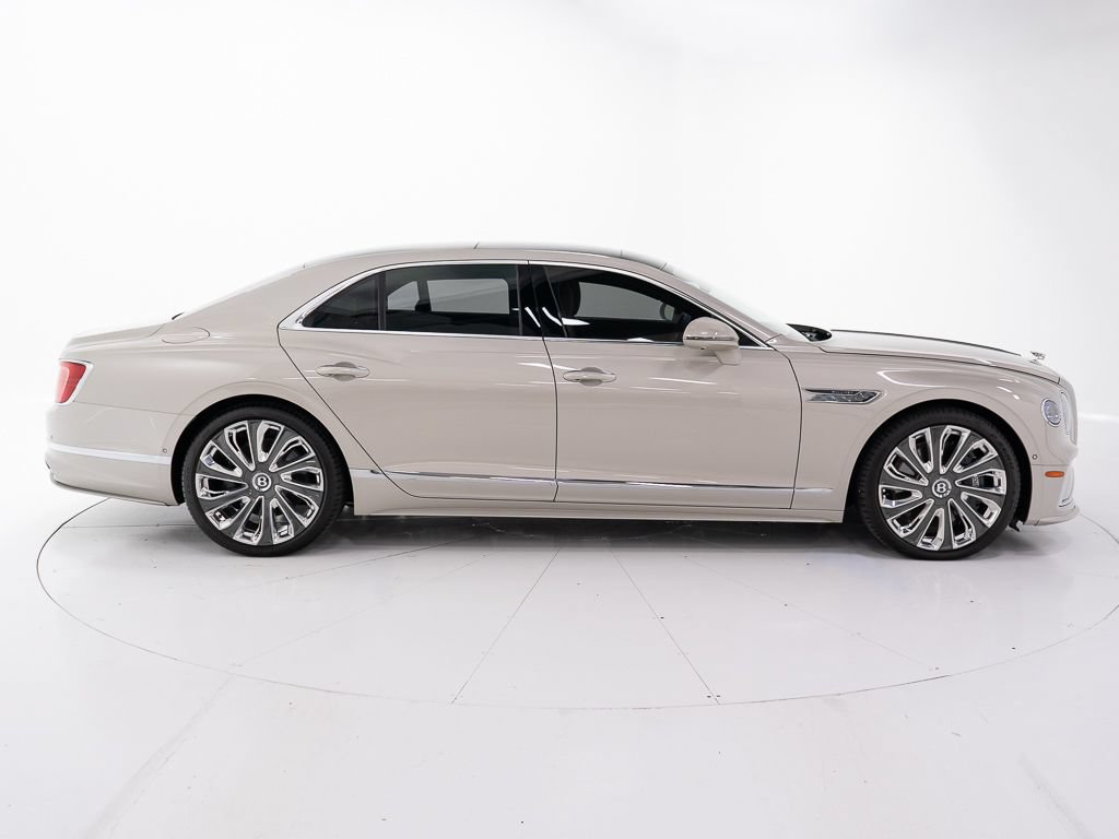 Used 2025 Bentley Flying Spur Plug-In Hybrid AWD/4WD image 6