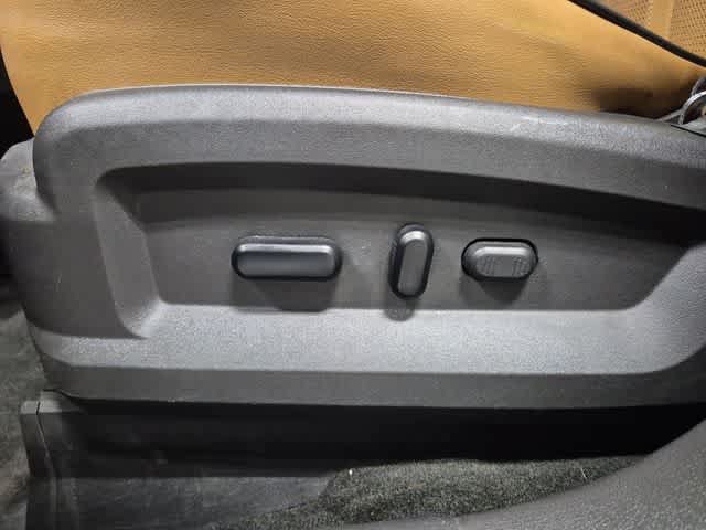 Used 2013 Lincoln MKX AWD image 24