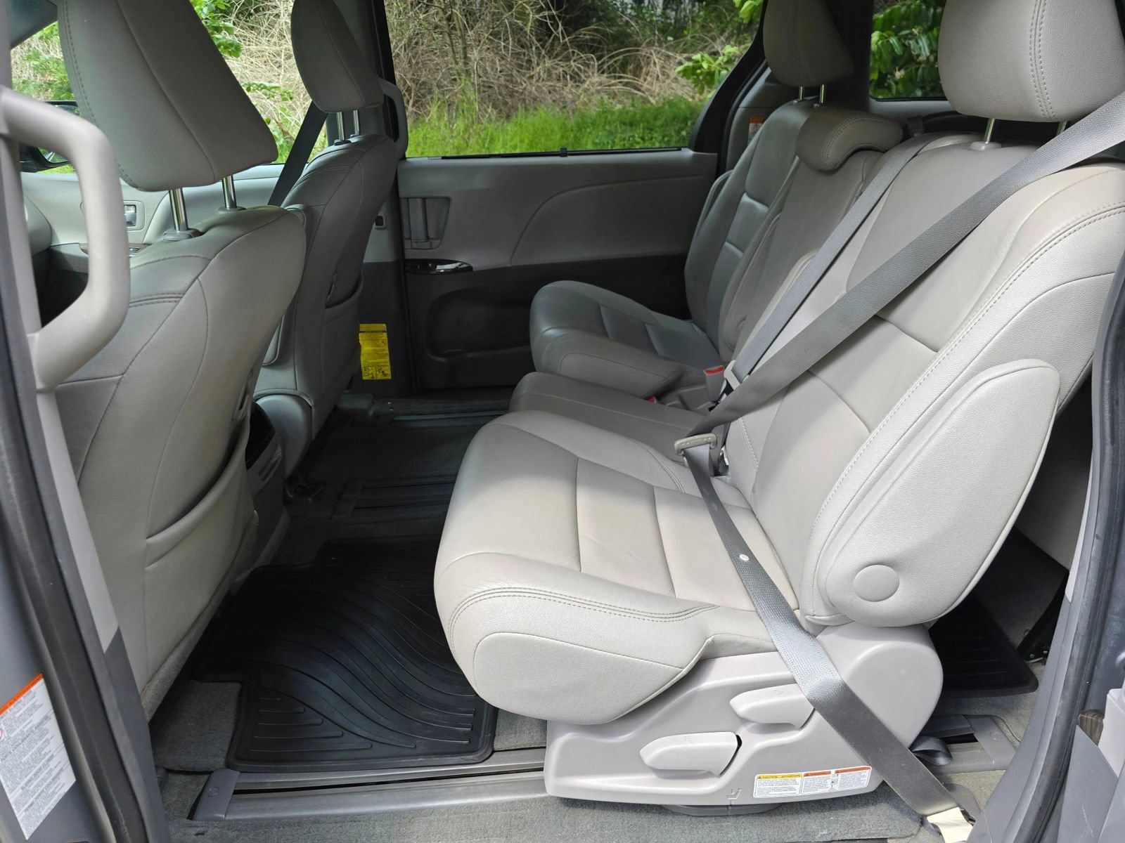 Used 2015 Toyota Sienna XLE w/ XLE Navigation Package FWD image 19