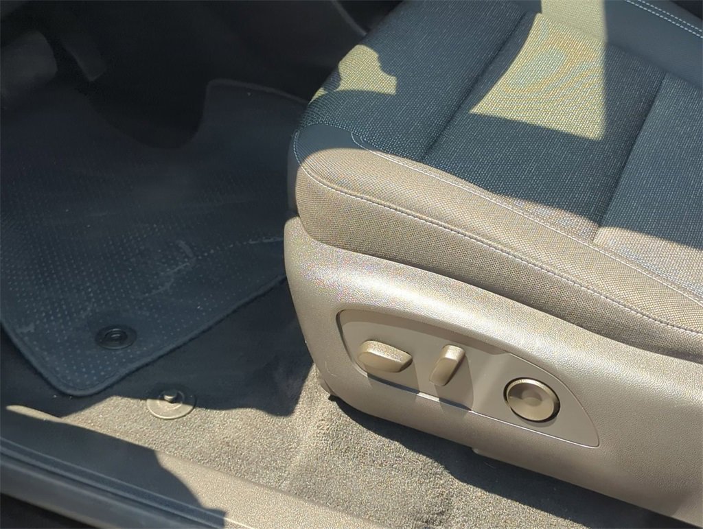 Certified 2025 Chevrolet Traverse LT image 22