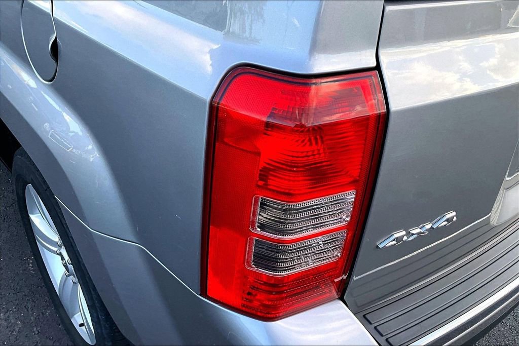 Used 2015 Jeep Patriot Limited w/ Sun/Sound Group AWD/4WD image 21