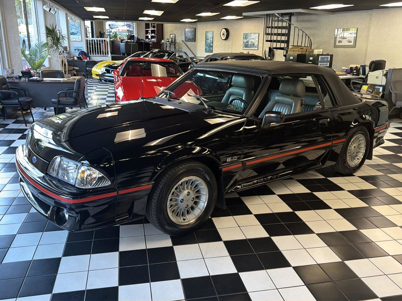 Used 1988 Ford Mustang GT RWD image 10